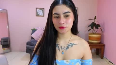 Snapshot of amy_lovelydoll chatting on 10.05.25 Amy online show from 10.05.25