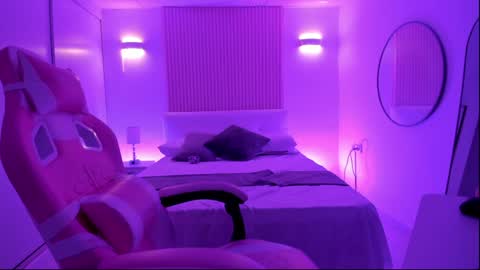 Emily online show from 12.21.24