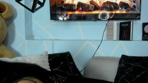 Emy Noa  online show from 04.21.26