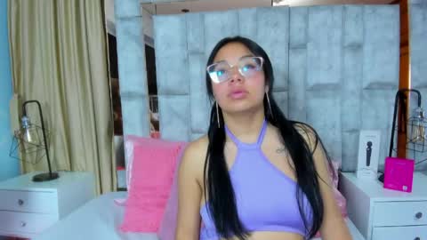 Snapshot of amy_noa chatting on 05.19.26 Emy Noa online show from 05.19.26