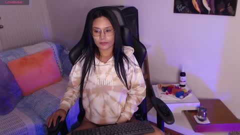 Snapshot of amy_stiward chatting on 12.06.24 Mia Cristancho online show from 12.06.24