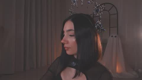 Amy Armstrong online show from 10.11.25