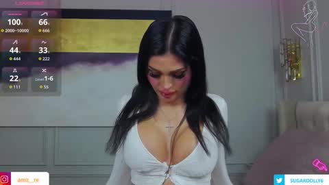 Snapshot of amyazuree chatting on 11.18.25 Amy online show from 11.18.25