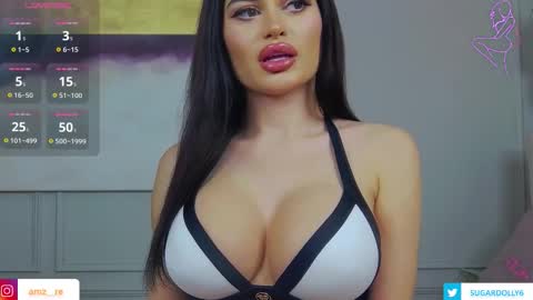 Snapshot of amyazuree chatting on 12.19.25 Amy online show from 12.19.25