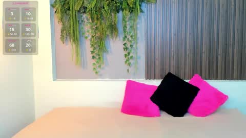 My name is AMY... Nice to meet you  thumb up me please its important online show from 09.18.25