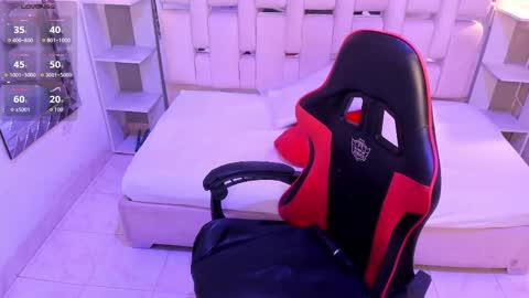 amyevan_ online show from 10.11.25