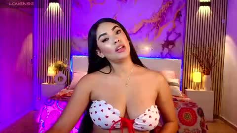 Snapshot of amyjohnsonn chatting on 06.18.26 amyjohnsonn online show from 06.18.26