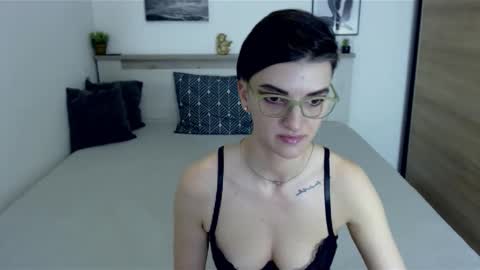 Snapshot of amylexy chatting on 01.10.25 Hi there guys  My pleasure in your hands  pvt is open online show from 01.10.25