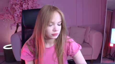 Snapshot of amynox chatting on 04.03.26 Amy online show from 04.03.26