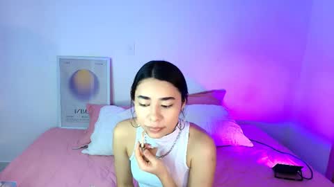 Snapshot of amyolimpo chatting on 04.17.26 Amy ... Nice to meet u thumb up me please its important online show from 04.17.26
