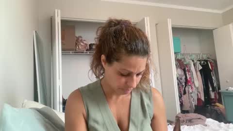 Snapshot of amysmilez chatting on 10.08.25 Amy Smilez online show from 10.08.25