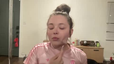 Amy Thrill online show from 09.09.25