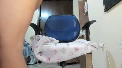 Snapshot of amywalker01 chatting on 11.03.25 amy online show from 11.03.25