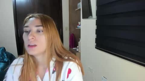 Snapshot of amywalker01 chatting on 05.15.26 amy online show from 05.15.26