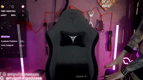 Snapshot of amywhitenessxx chatting on 03.28.26 Amy switch Goddess divine Mistress online show from 03.28.26