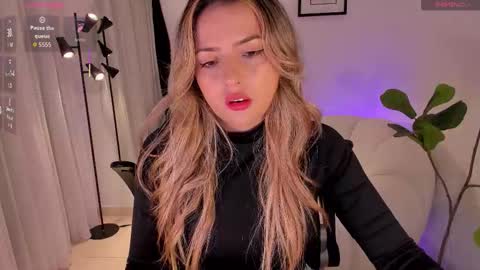 Snapshot of amywoods chatting on 02.13.26 online show from 02.13.26