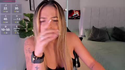 Snapshot of amywoods chatting on 03.09.26 online show from 03.09.26