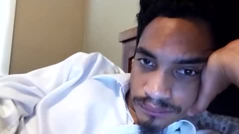 Snapshot of an377432 chatting on 10.09.25 an377432 online show from 10.09.25