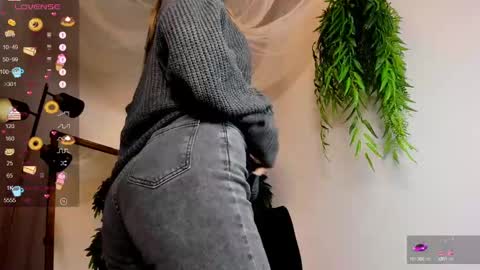 Snapshot of an6elica chatting on 01.11.25 Angie online show from 01.11.25