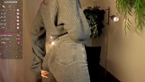 Snapshot of an6elica chatting on 02.03.25 Angie online show from 02.03.25