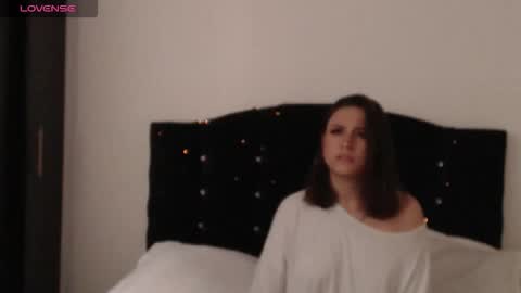 Snapshot of ana_arms chatting on 02.09.26 Ana online show from 02.09.26