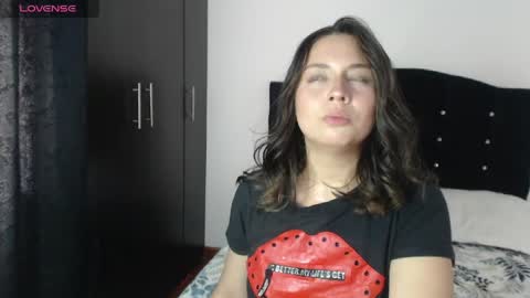 Snapshot of ana_arms_ chatting on 06.02.26 ana_arms_ online show from 06.02.26