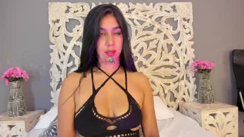 Ana Gonzalez online show from 05.12.26