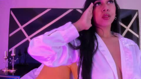 Ana Gonzalez online show from 05.13.26