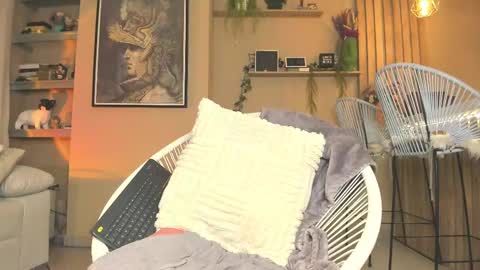 Snapshot of ana_jasper chatting on 09.15.25 Ana Maria online show from 09.15.25