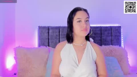 Snapshot of ana_levi chatting on 10.09.25 Ana online show from 10.09.25
