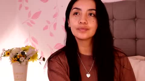 Snapshot of ana_riveros chatting on 06.15.26 online show from 06.15.26