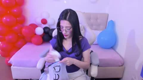 Im anna but you can call me as you want online show from 02.27.26