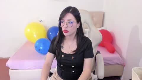 Im anna but you can call me as you want online show from 04.24.26