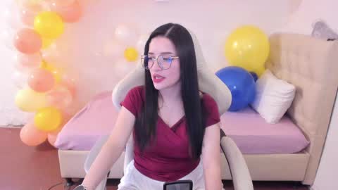 Im anna but you can call me as you want online show from 05.28.26