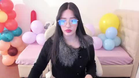Im anna but you can call me as you want online show from 06.18.26