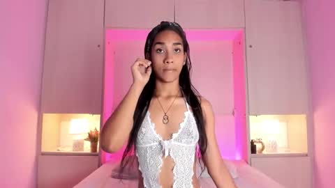 Snapshot of anaacollins_ chatting on 10.15.25 anaacollins_ online show from 10.15.25
