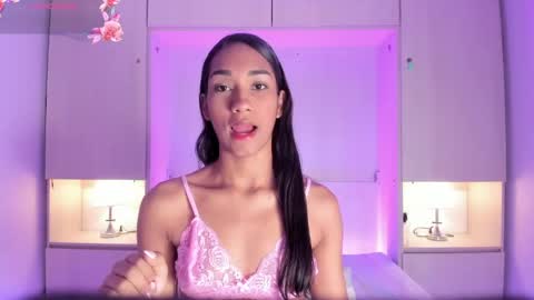 anaacollins_ online show from 04.01.26