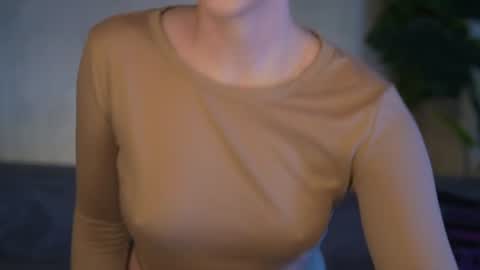 Snapshot of anabel2054 chatting on 07.04.26 Sweet girls online show from 07.04.26