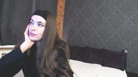 Anna online show from 02.20.25