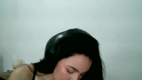 Snapshot of anabelenogueira1 chatting on 06.15.26 anabelenogueira1 online show from 06.15.26
