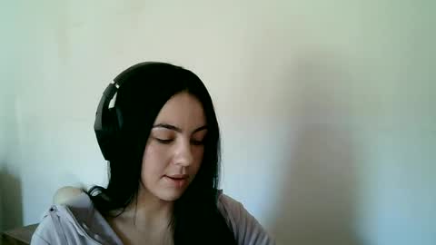 Snapshot of anabelenogueira1 chatting on 06.17.26 anabelenogueira1 online show from 06.17.26