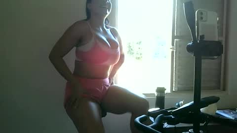 Snapshot of anabelenogueira1 chatting on 06.19.26 anabelenogueira1 online show from 06.19.26