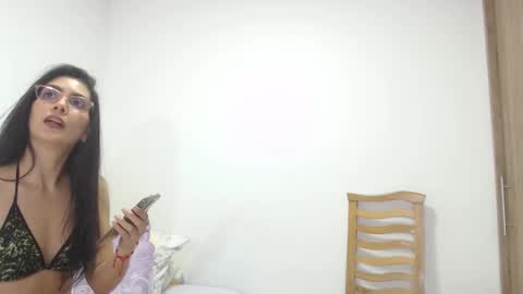 Snapshot of anabellov3 chatting on 02.05.25 anabellov3 online show from 02.05.25