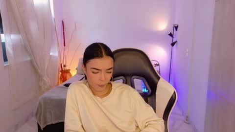 ANABEL WOLF  online show from 11.29.25