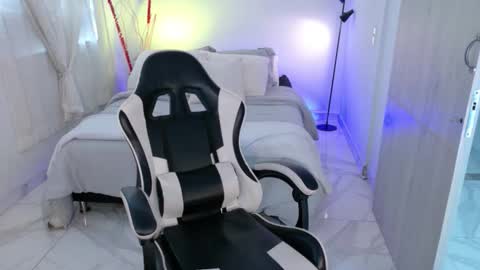 ANABEL WOLF  online show from 12.13.25