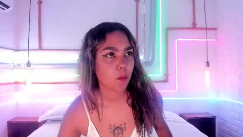 Snapshot of anaelle_bardin chatting on 12.01.25 Anna online show from 12.01.25