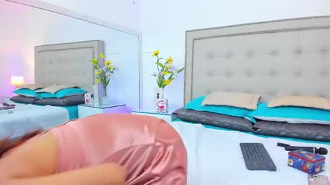 Snapshot of anahirivera chatting on 03.01.25 Anahi Rivera online show from 03.01.25