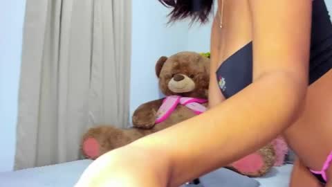 Snapshot of anahirivera chatting on 10.08.25 Anahi Rivera online show from 10.08.25