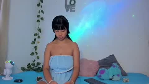 Snapshot of anahirivera chatting on 12.18.25 Anahi Rivera online show from 12.18.25