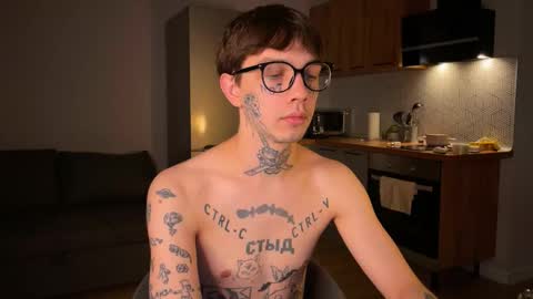 Snapshot of anahori_simon chatting on 10.23.25 simon online show from 10.23.25